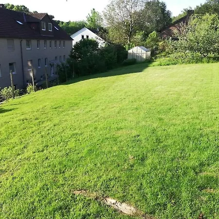 In Bueren With Swimming Pool בית נופש